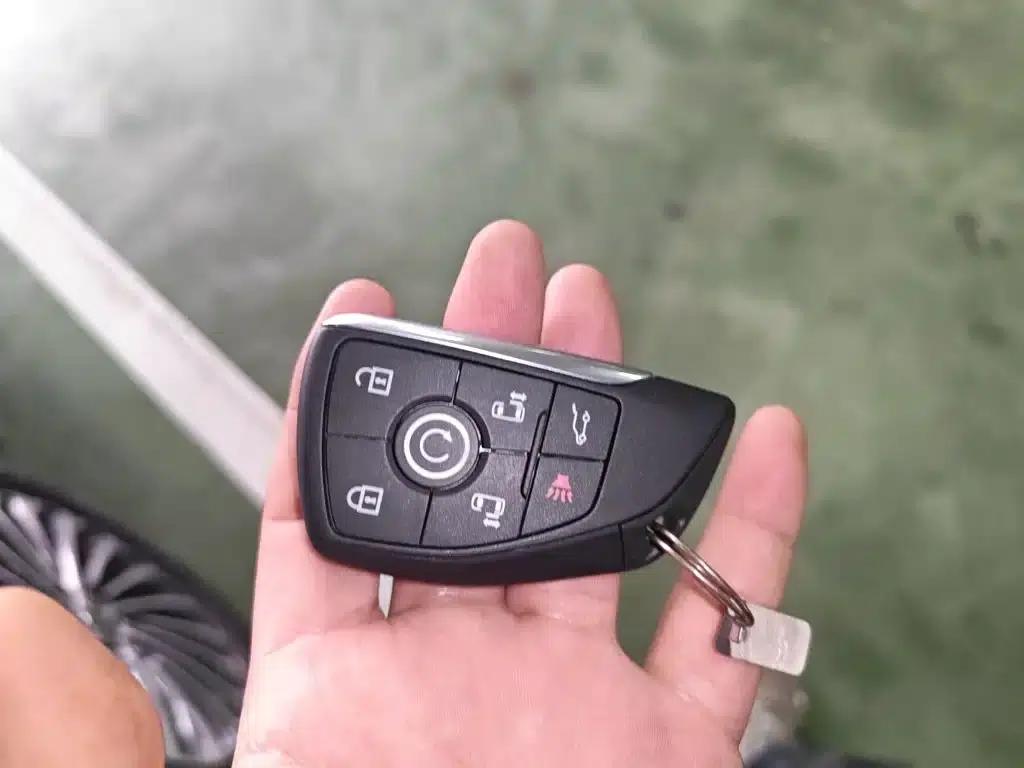 Century 2023 2.0T Seven-Seat Premium Edition — миниатюра 18