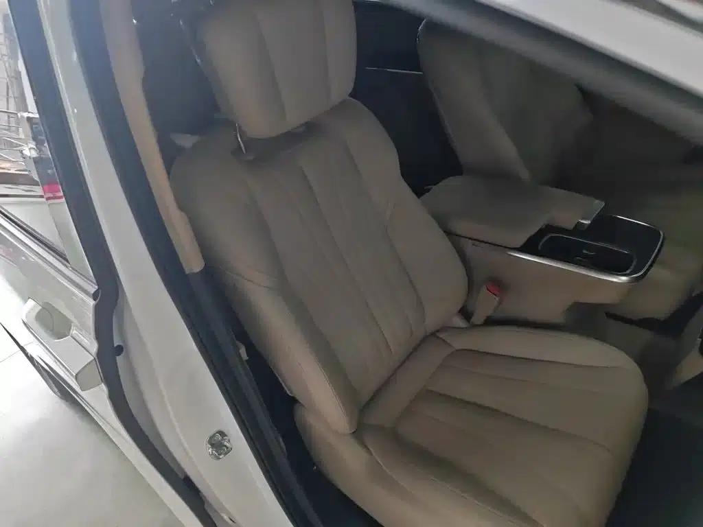 Century 2023 2.0T Seven-Seat Premium Edition — миниатюра 20