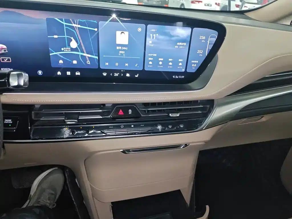 Century 2023 2.0T Seven-Seat Premium Edition — миниатюра 10