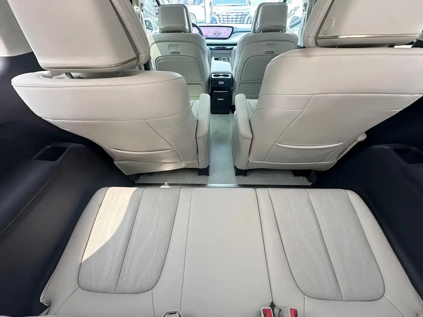 Buick GL8 PHEV 2026 Land Cruiser Premium Edition — миниатюра 27