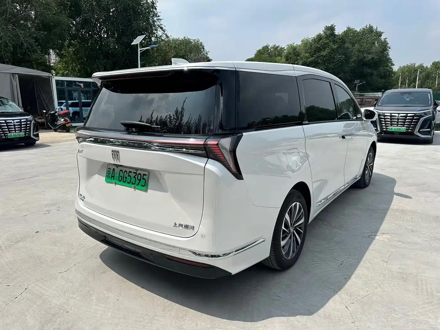 Buick GL8 PHEV 2026 Land Cruiser Premium Edition — миниатюра 4