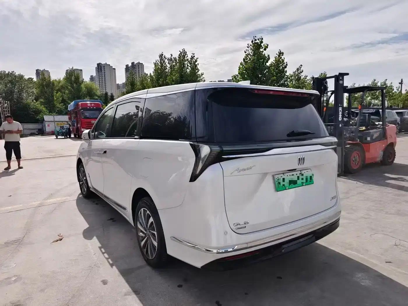 Buick GL8 PHEV 2026 Land Cruiser Premium Edition — миниатюра 9