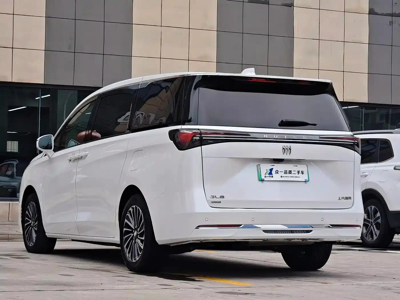 Buick GL8 PHEV 2025 Land Cruiser Premium Edition — миниатюра 5