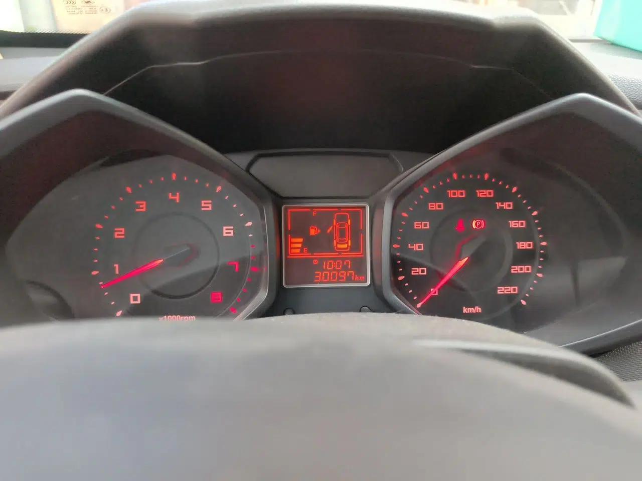 Chery Fengyun 2 2014 Hatchback 1.5L Manual New Youth Edition — миниатюра 11