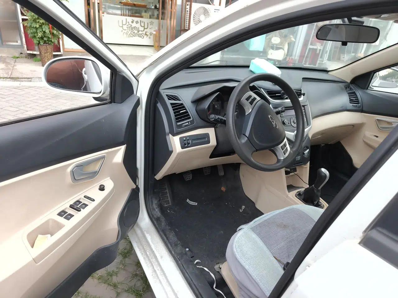 Chery Fengyun 2 2014 Hatchback 1.5L Manual New Youth Edition — миниатюра 16