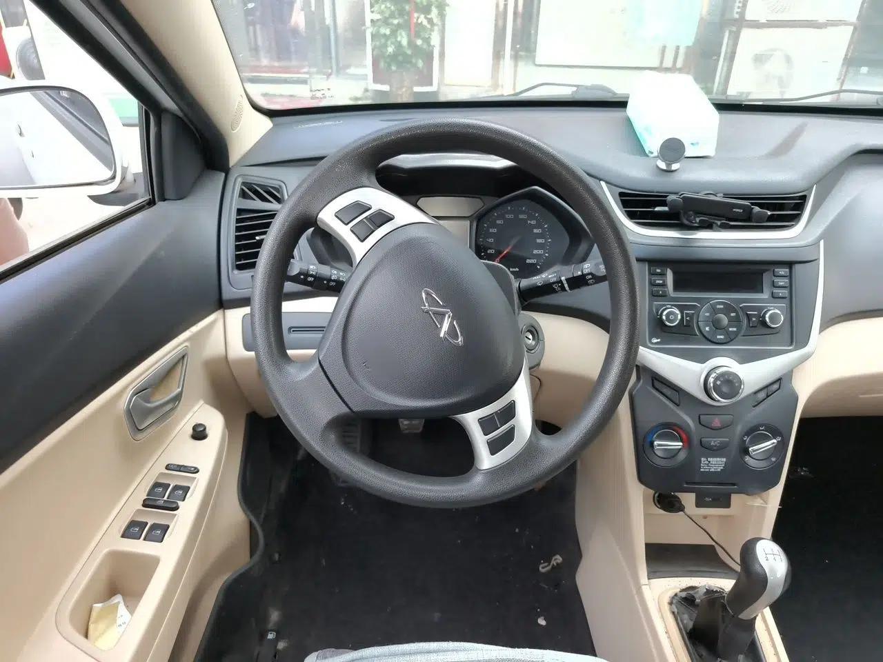 Chery Fengyun 2 2014 Hatchback 1.5L Manual New Youth Edition — миниатюра 10