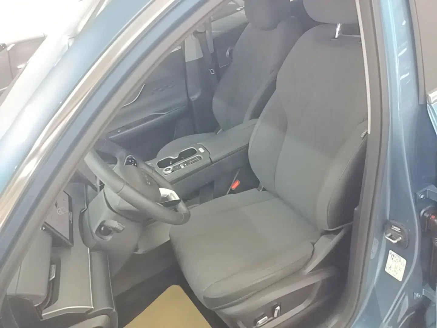 Chery Tiggo 8 PLUS C-DM 2025 1.5T 116 km Luxury Version 5 Seats — миниатюра 17