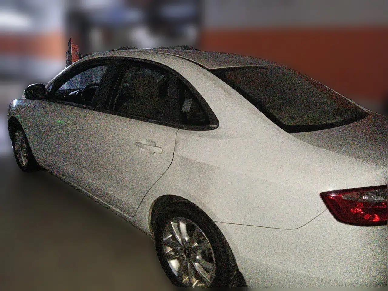 Chery Arrizo 7 2015 1.6L Manual ZhiShang Edition — миниатюра 4