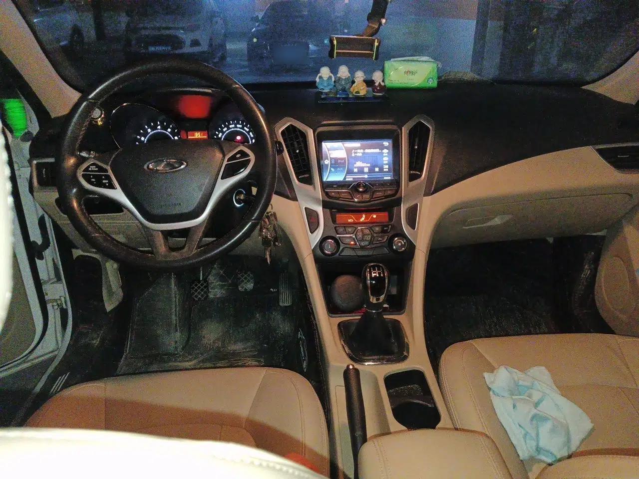 Chery Arrizo 7 2015 1.6L Manual ZhiShang Edition — миниатюра 9