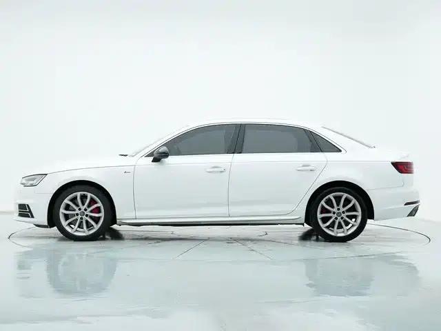 Audi A4L 2018 30th Anniversary Edition 45 TFSI quattro Individual Sport Edition — миниатюра 4