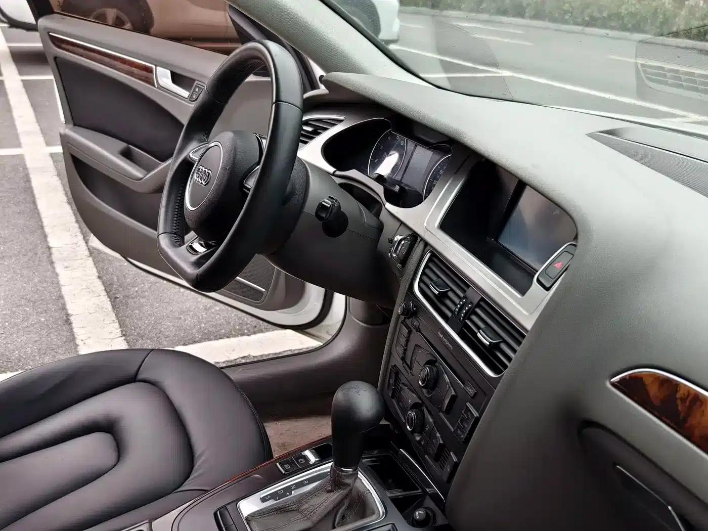 Audi A4L 2012 2.0 TFSI Automatic Comfort — миниатюра 12
