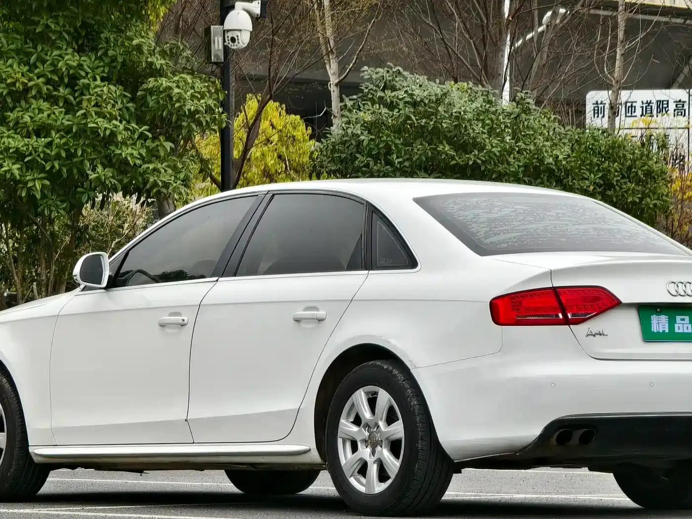 Audi A4L 2012 2.0 TFSI Automatic Comfort — миниатюра 6