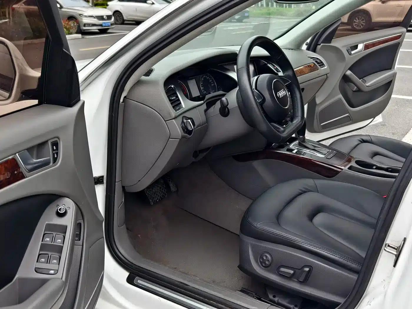 Audi A4L 2012 2.0 TFSI Automatic Comfort — миниатюра 8
