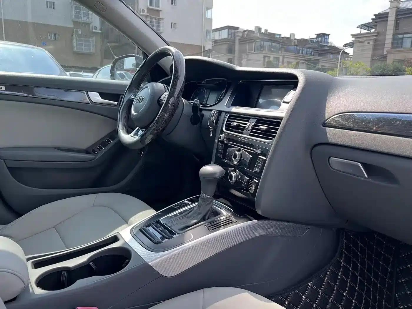 Audi A4L 2013 35 TFSI Automatic Standard Edition — миниатюра 16