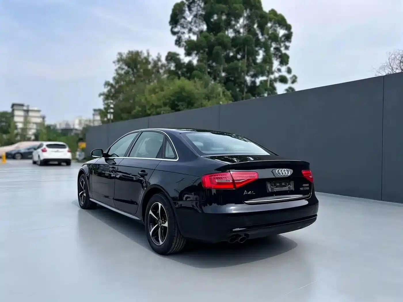 Audi A4L 2013 35 TFSI Automatic Standard Edition — миниатюра 6