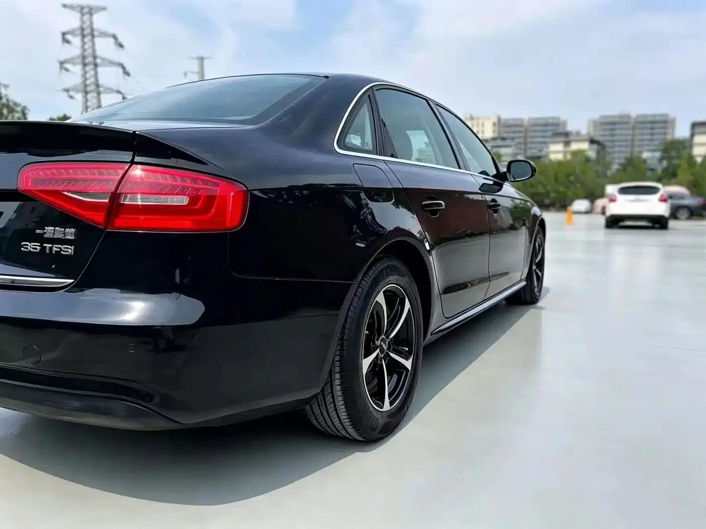 Audi A4L 2013 35 TFSI Automatic Standard Edition — миниатюра 8