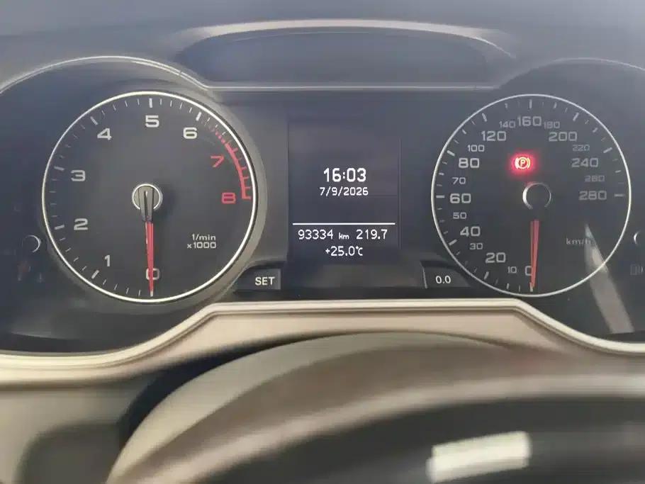 Audi A4L 2013 30 TFSI Manual Comfort — миниатюра 14