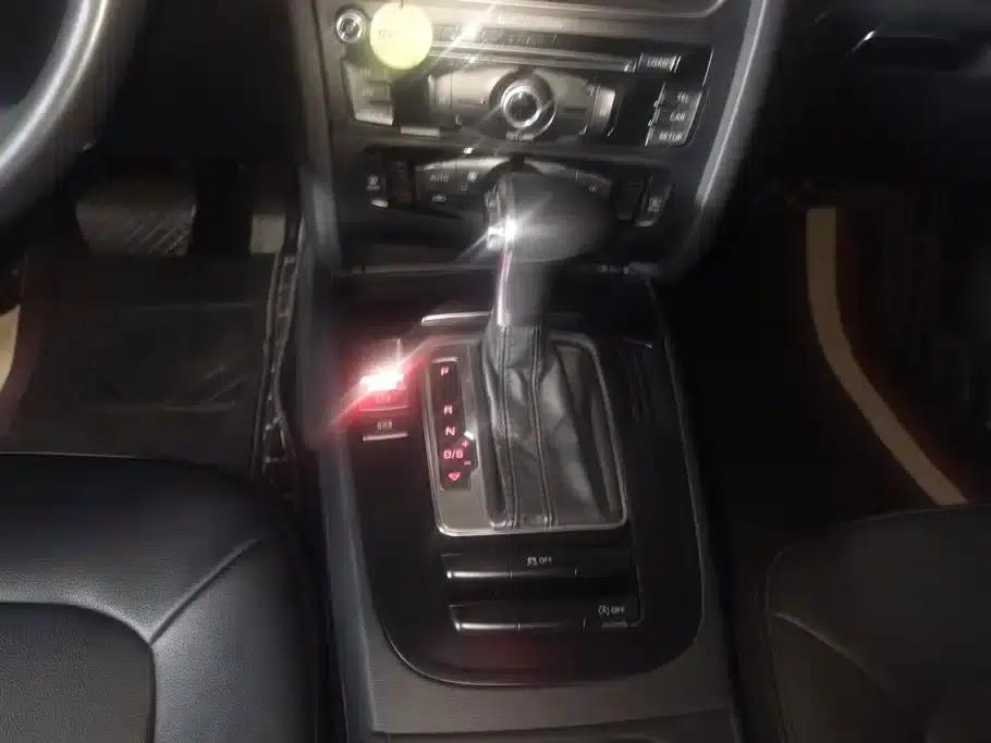 Audi A4L 2013 35 TFSI Automatic Standard Edition — миниатюра 16