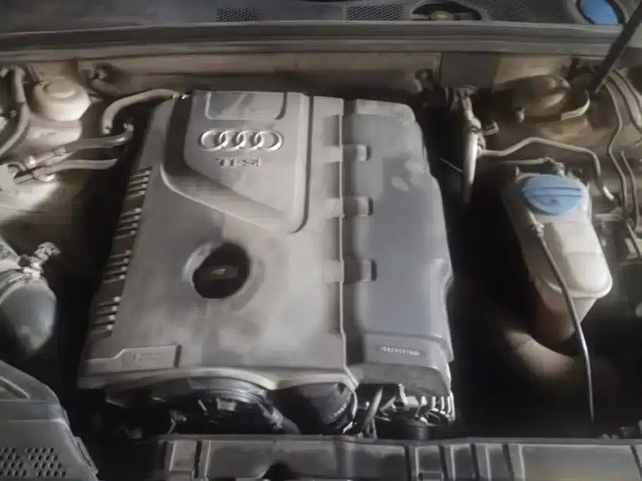 Audi A4L 2013 35 TFSI Automatic Standard Edition — миниатюра 10