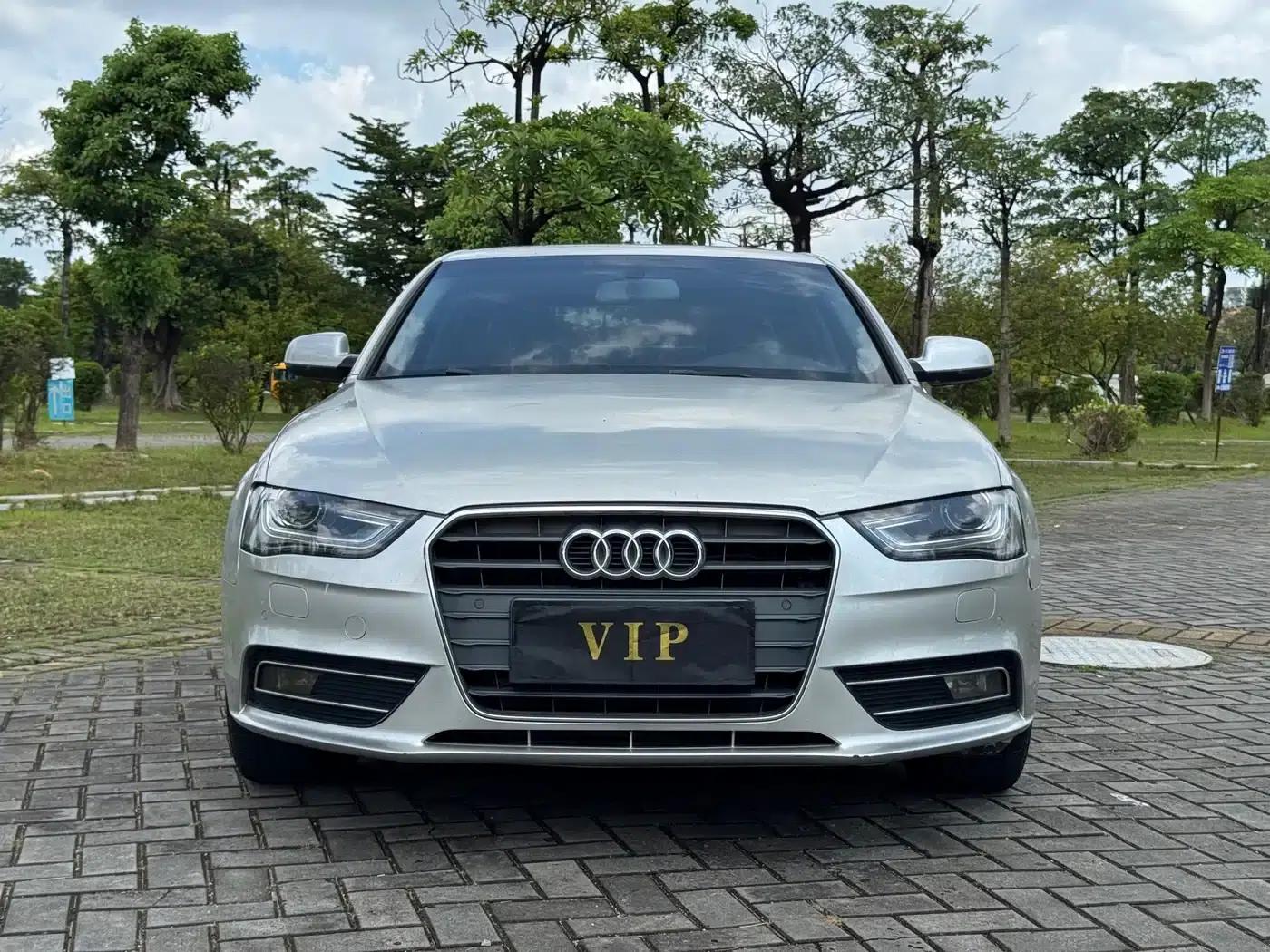 Audi A4L 2013 35 TFSI Automatic Comfort — миниатюра 2