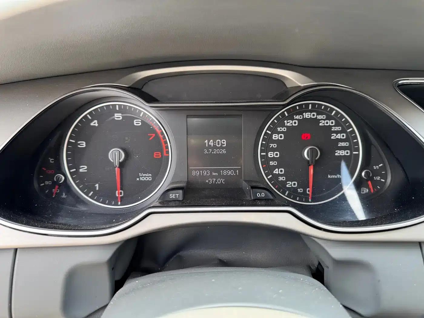 Audi A4L 2013 35 TFSI Automatic Comfort — миниатюра 11