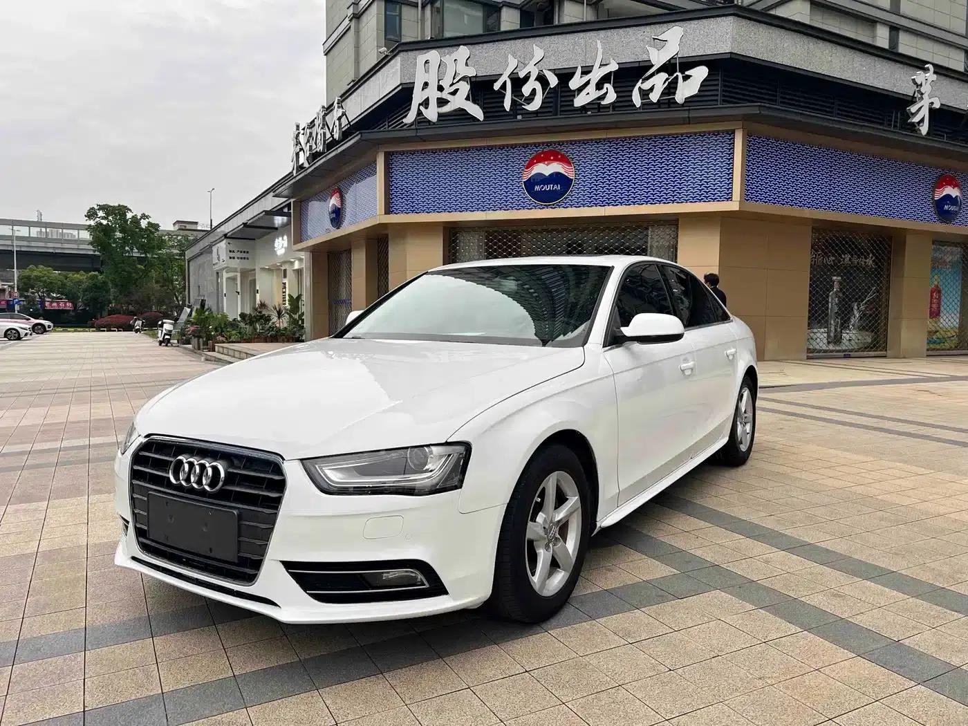 Audi A4L 2015 35 TFSI Automatic Standard Edition — миниатюра 1