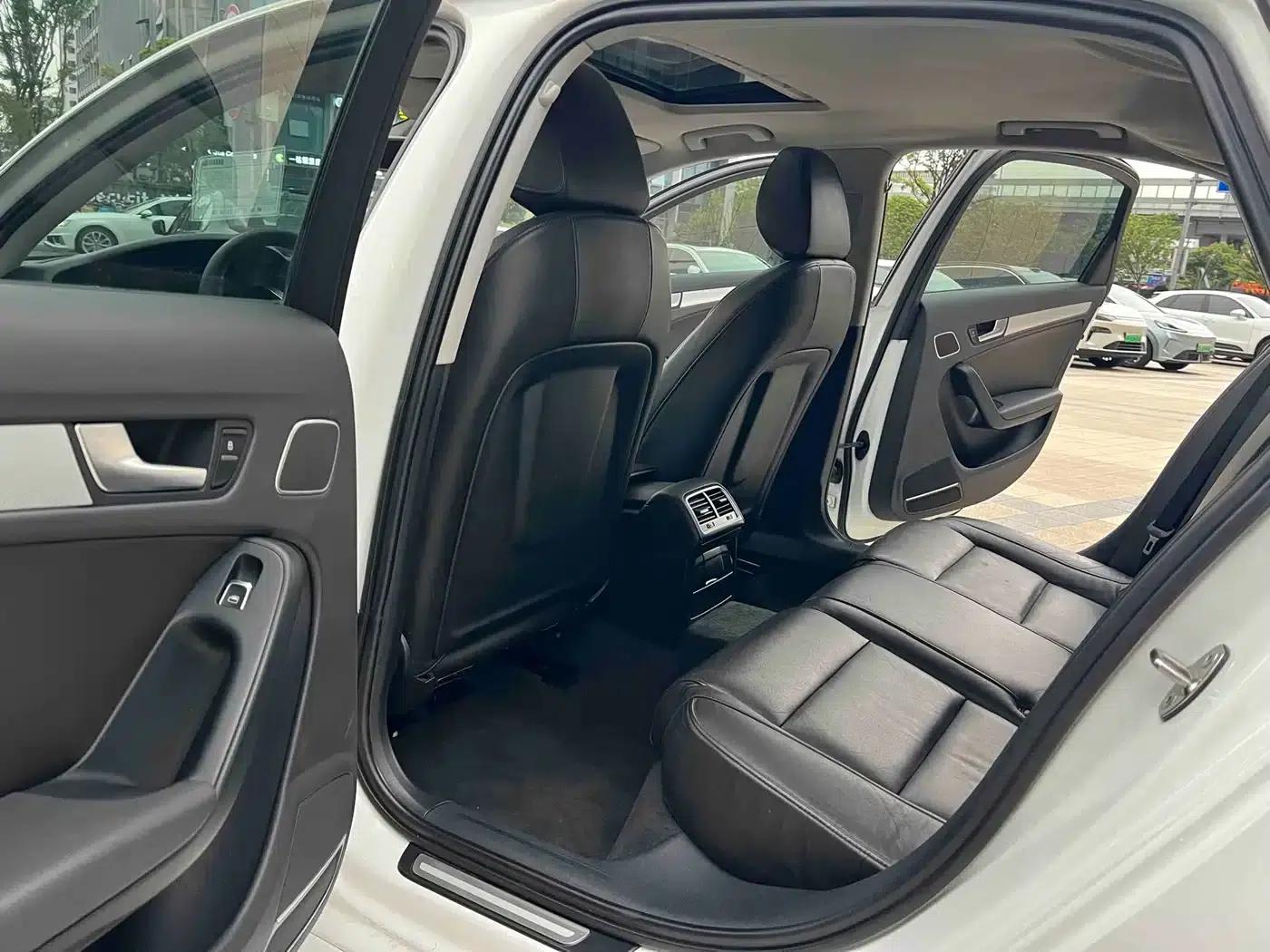 Audi A4L 2015 35 TFSI Automatic Standard Edition — миниатюра 14