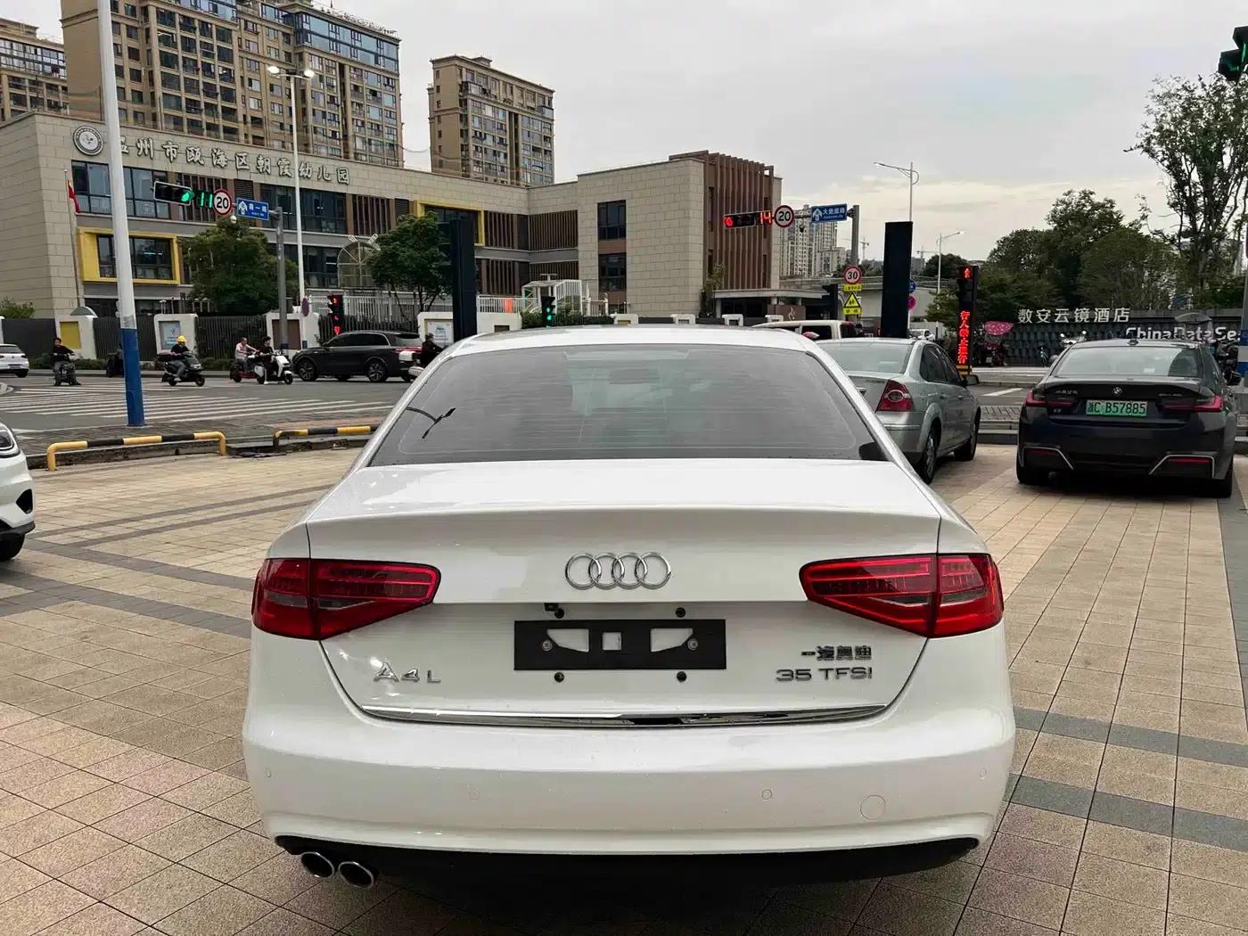 Audi A4L 2015 35 TFSI Automatic Standard Edition — миниатюра 20