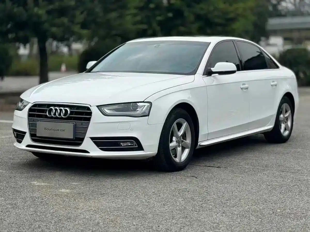 Audi A4L 2012 2.0 TFSI Automatic Standard Edition — миниатюра 1