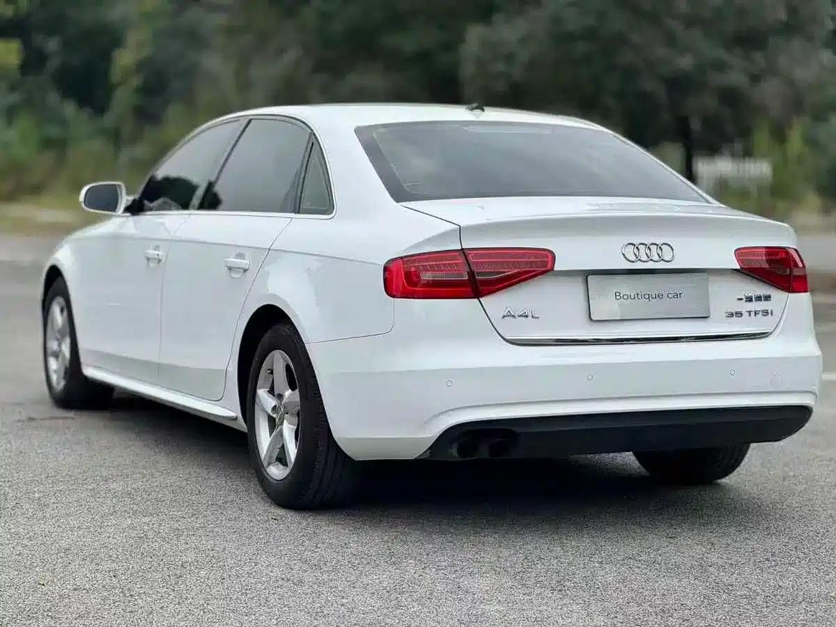 Audi A4L 2012 2.0 TFSI Automatic Standard Edition — миниатюра 5