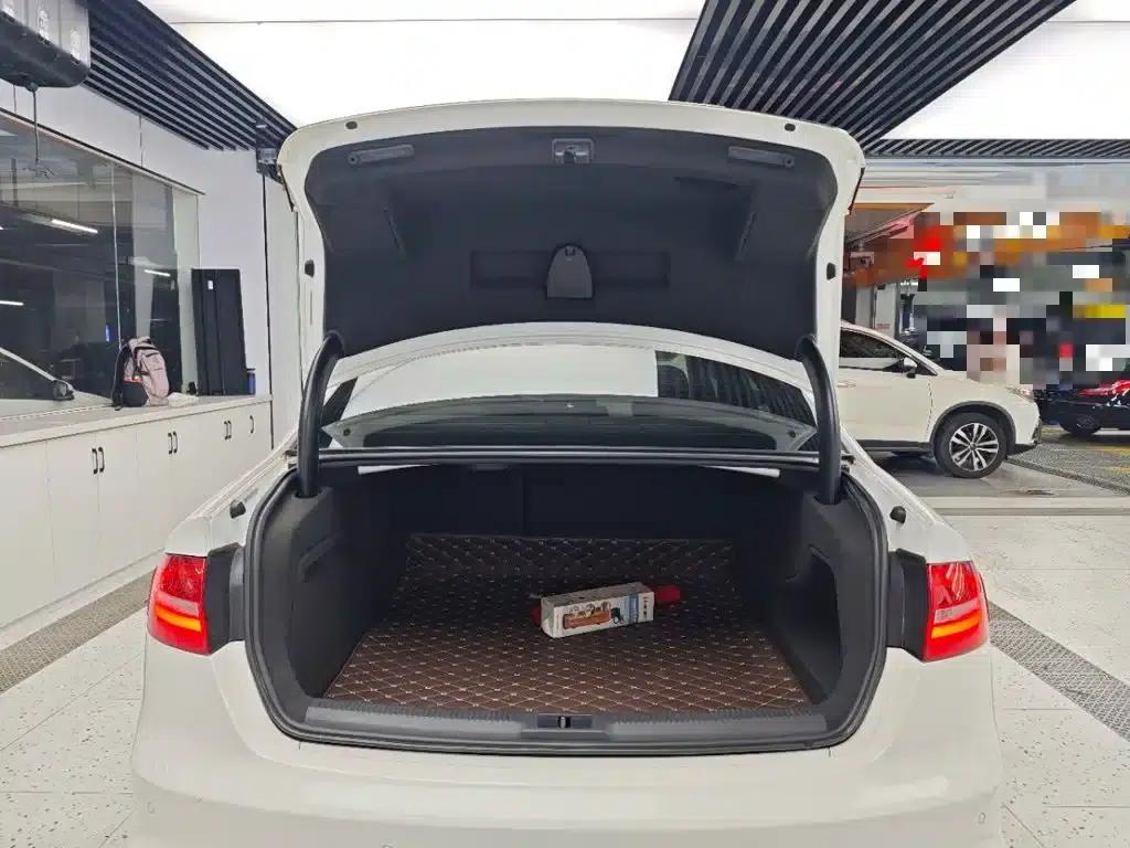 Audi A4L 2016 35 TFSI Classic Edition S line Comfort — миниатюра 19