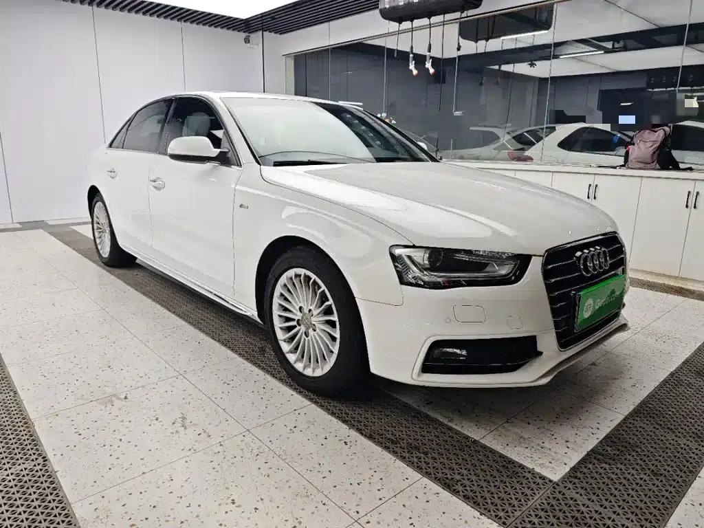 Audi A4L 2016 35 TFSI Classic Edition S line Comfort — миниатюра 4