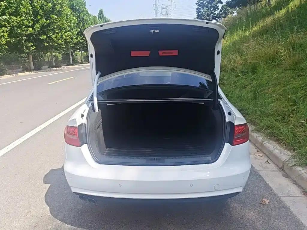 Audi A4L 2015 35 TFSI Automatic Standard Edition — миниатюра 19