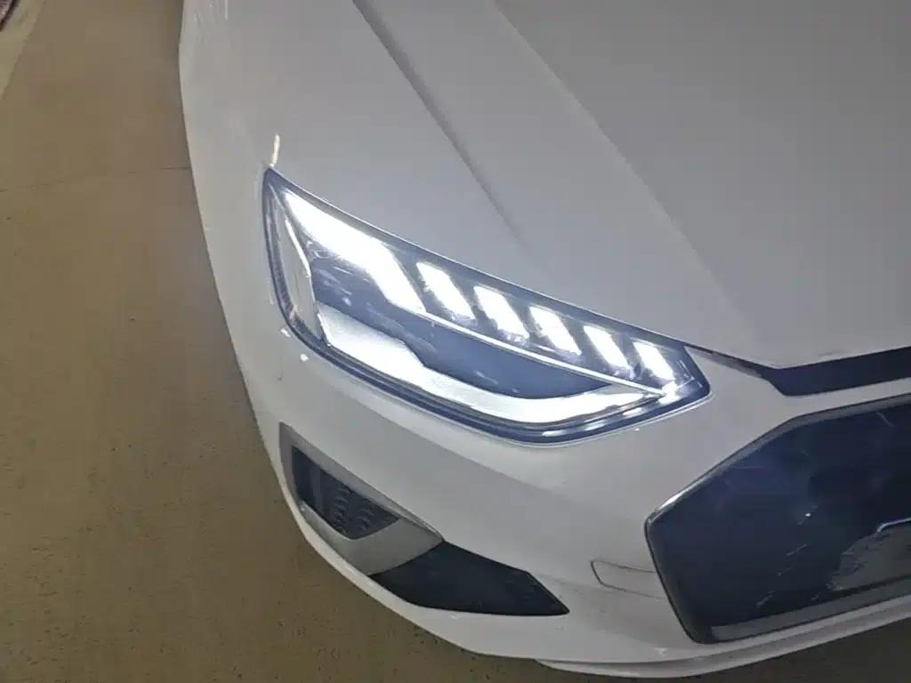 Audi A4L 2022 40 TFSI Fashion Dynamic Edition — миниатюра 13