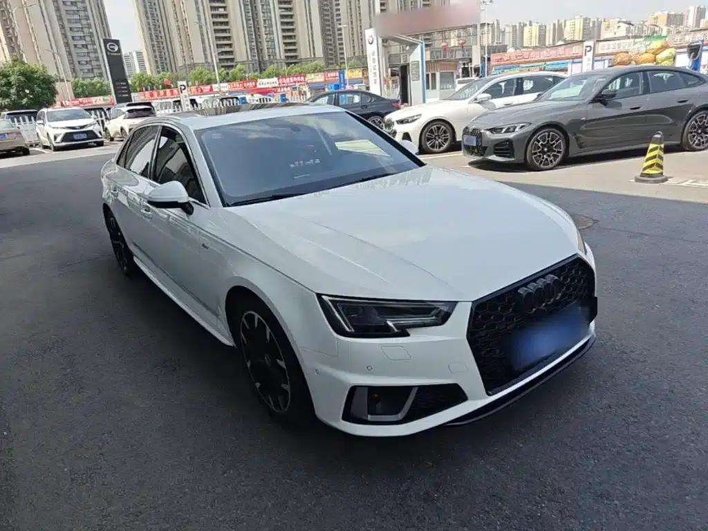 Audi A4L 2018 30th Anniversary Edition 40 TFSI Fashion Model — миниатюра 4
