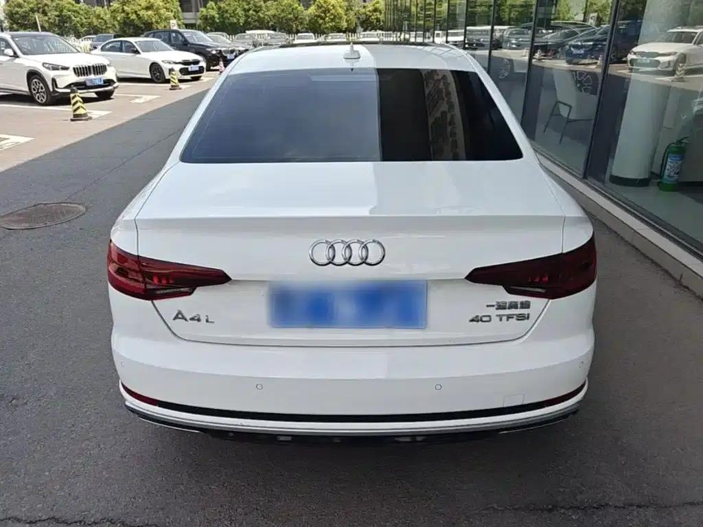 Audi A4L 2018 30th Anniversary Edition 40 TFSI Fashion Model — миниатюра 6