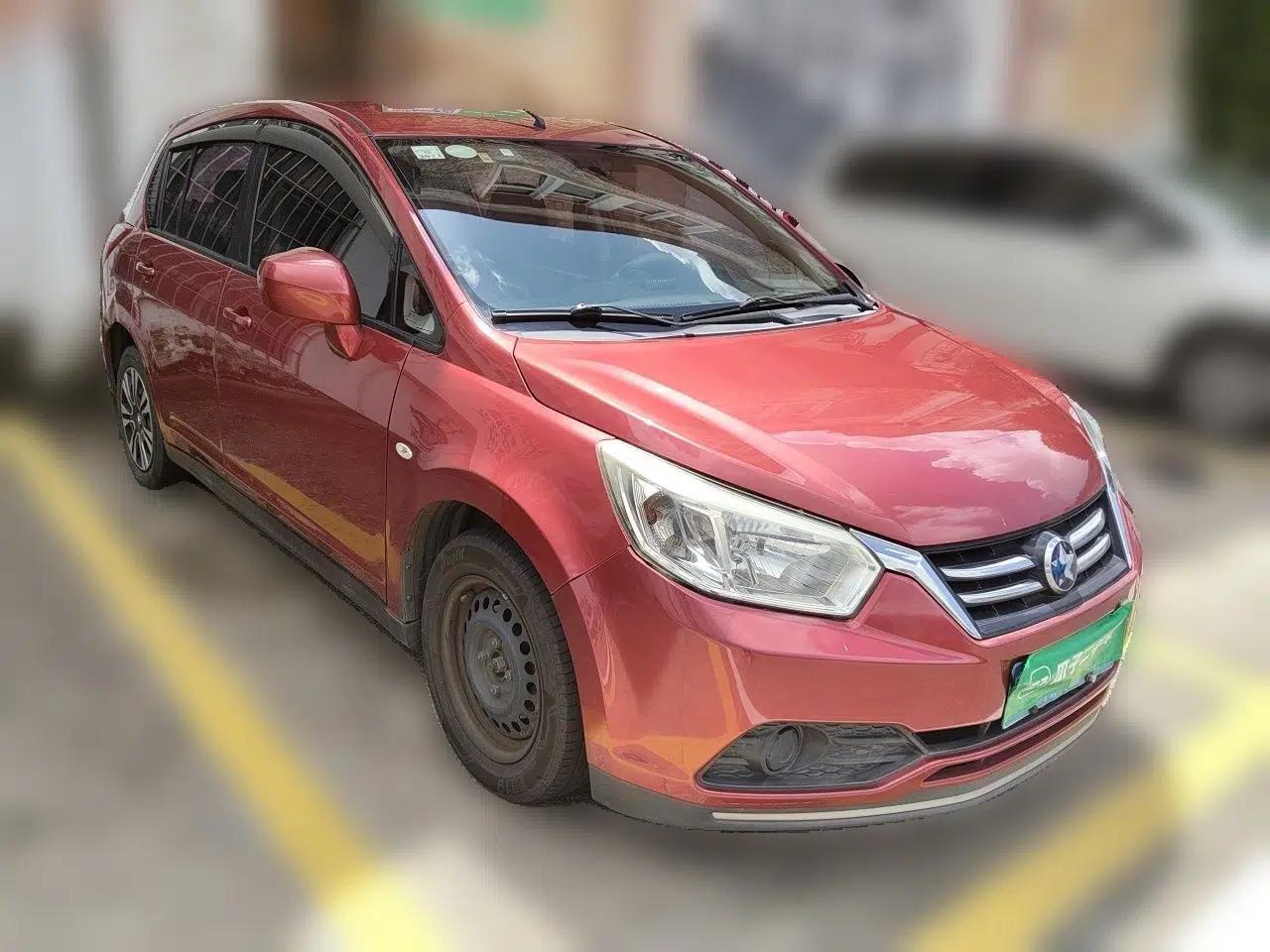 Venucia R50 2016 1.6L Automatic Elite Edition — миниатюра 3
