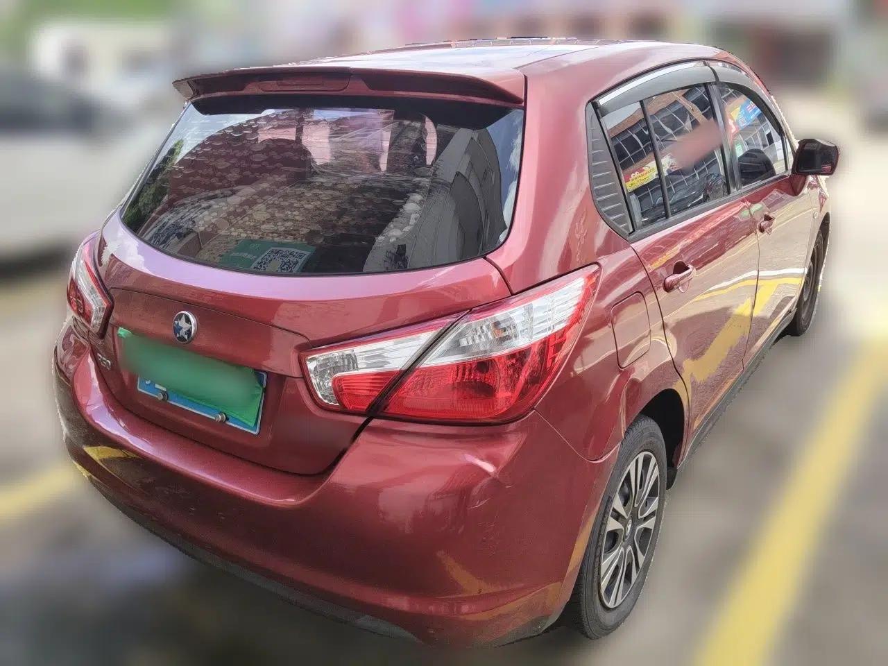Venucia R50 2016 1.6L Automatic Elite Edition — миниатюра 6