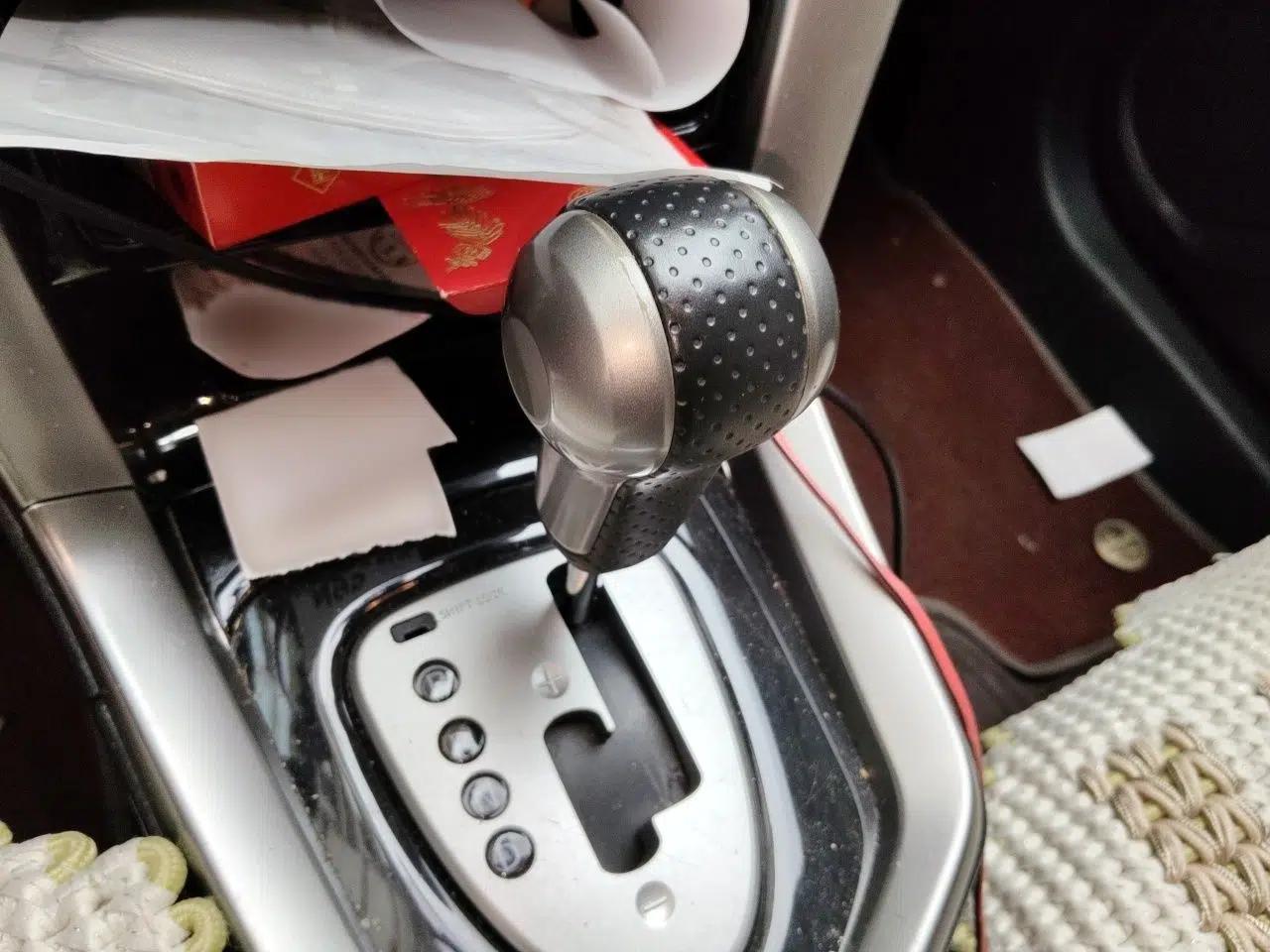Venucia T70 2016 2.0L CVT Smart Choice Edition — миниатюра 11