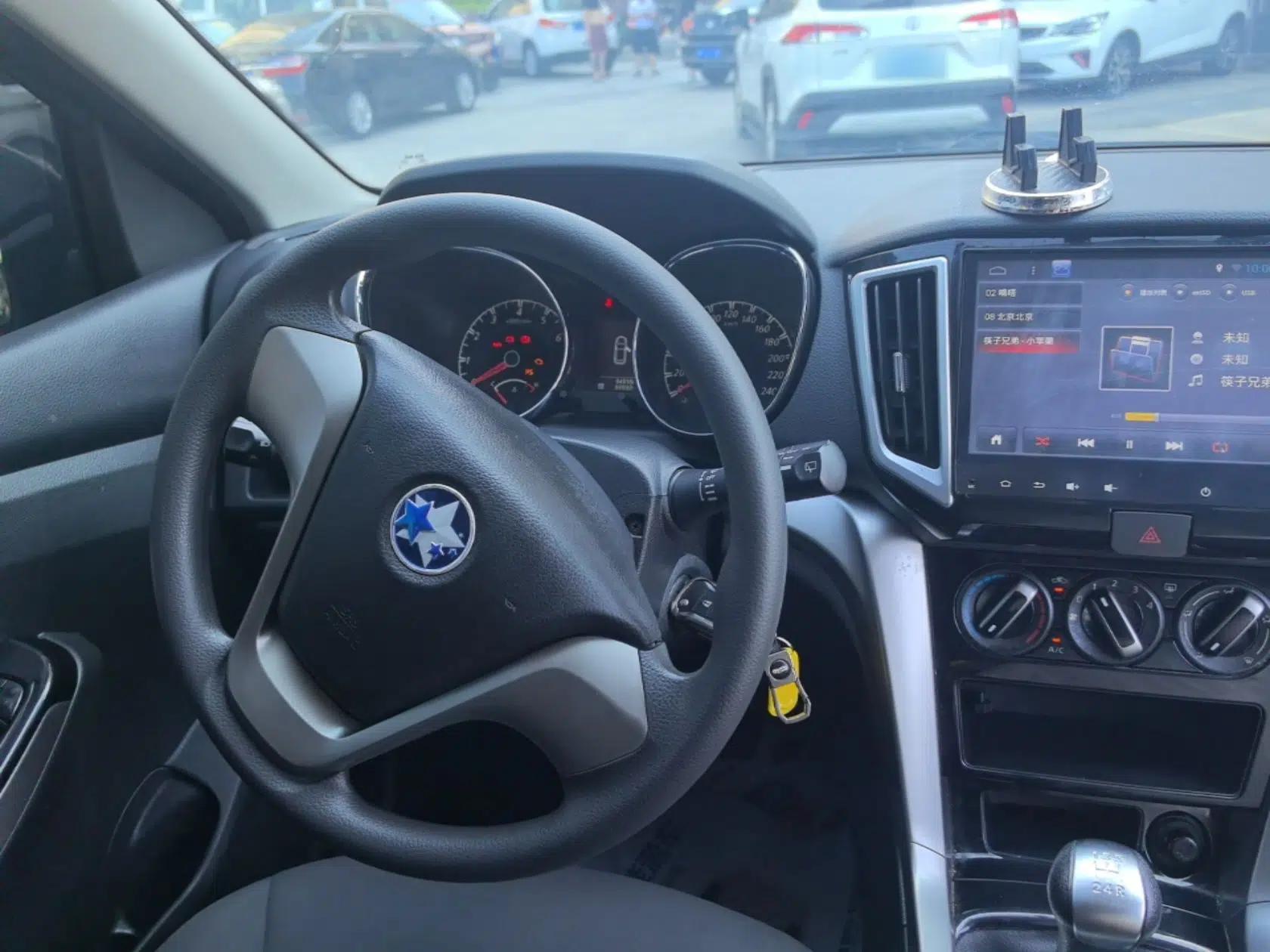 Venucia T70 2016 1.6L Manual Ruixing Edition — миниатюра 13