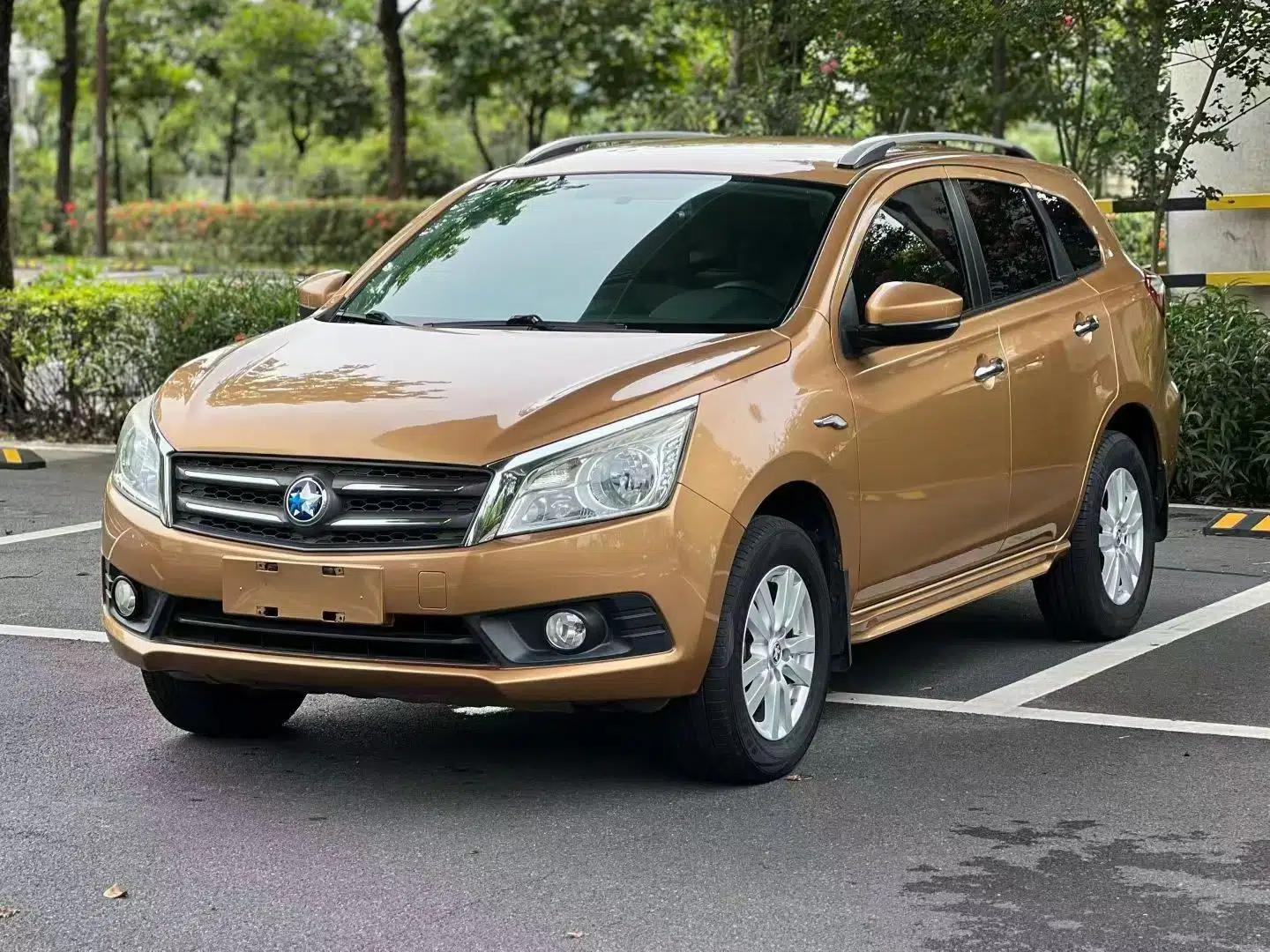 Venucia T70 2015 2.0L CVT Smart Choice Edition — миниатюра 1