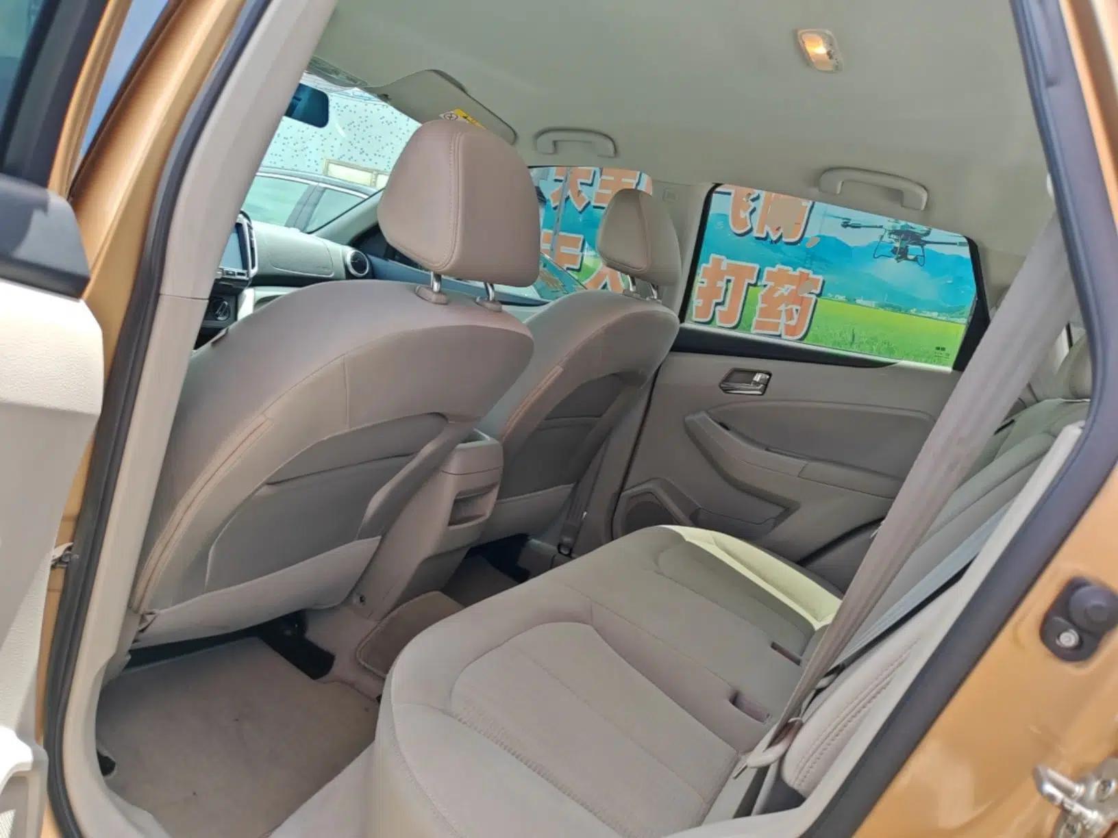 Venucia T70 2015 2.0L CVT Smart Choice Edition — миниатюра 20