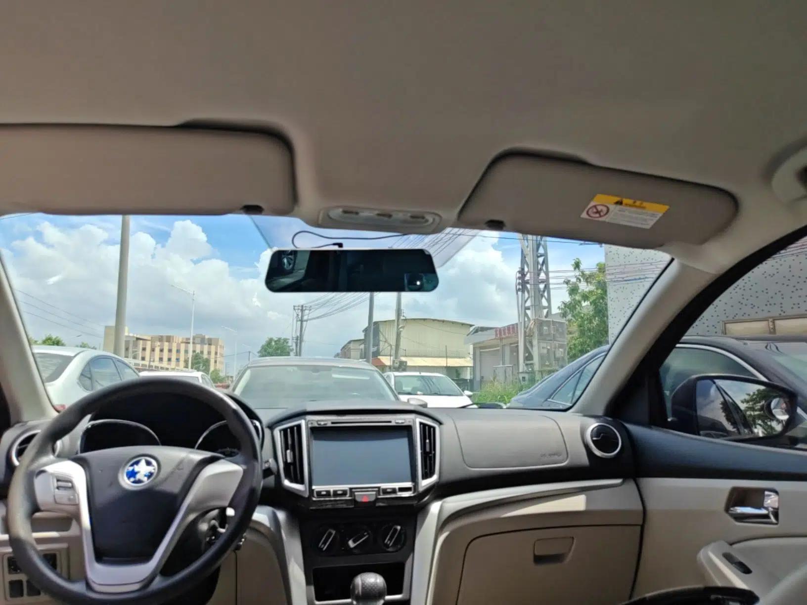 Venucia T70 2015 2.0L CVT Smart Choice Edition — миниатюра 21