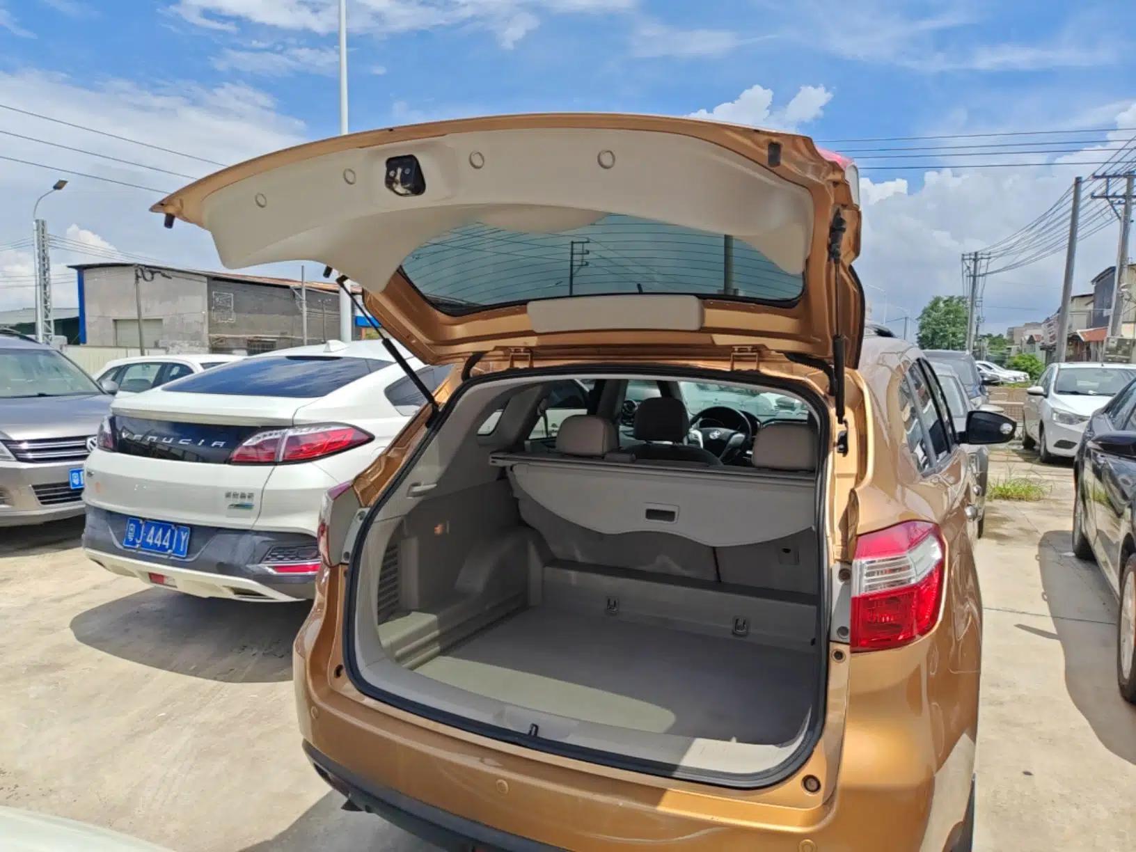 Venucia T70 2015 2.0L CVT Smart Choice Edition — миниатюра 22