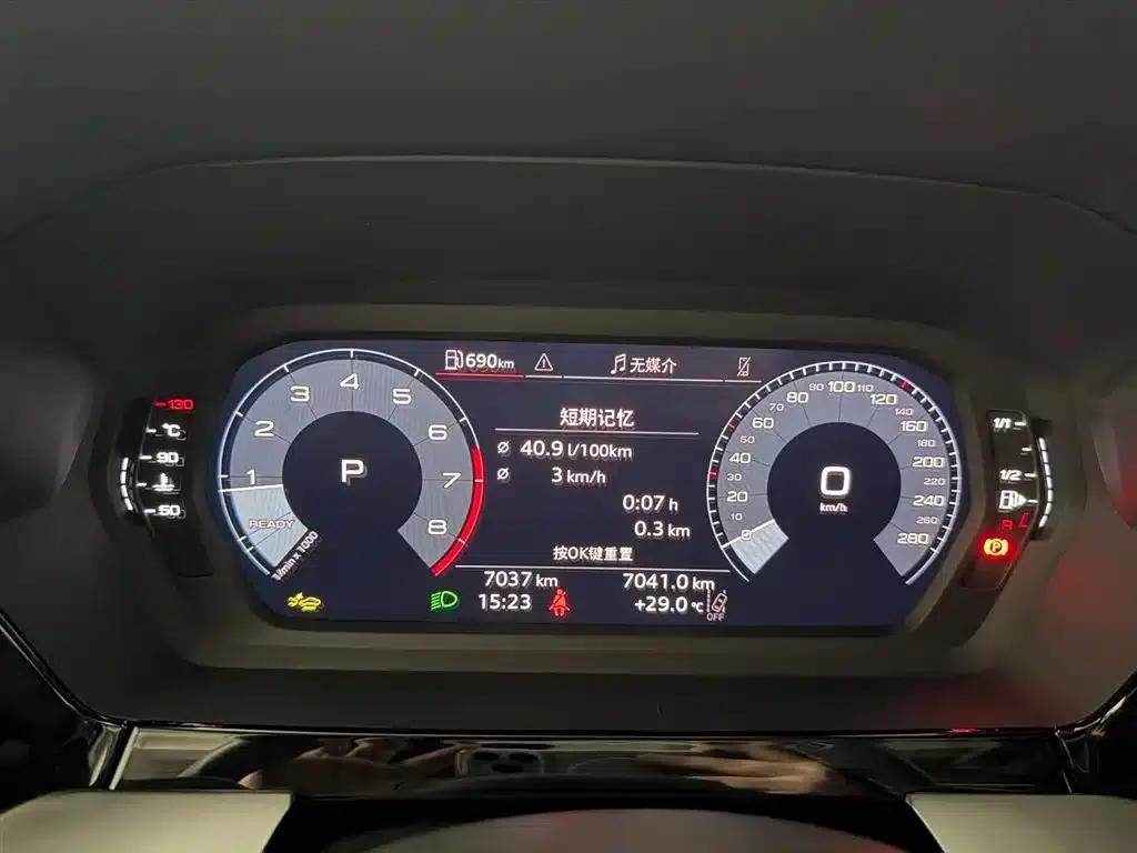 Audi A3 2025 A3L Limousine 35TFSI Flying Spur Premium Edition — миниатюра 12