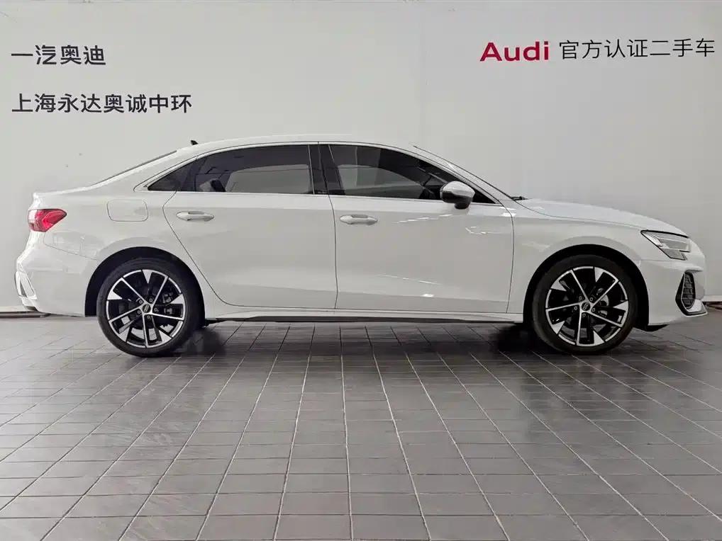 Audi A3 2025 A3L Limousine 35TFSI Flying Spur Premium Edition — миниатюра 3