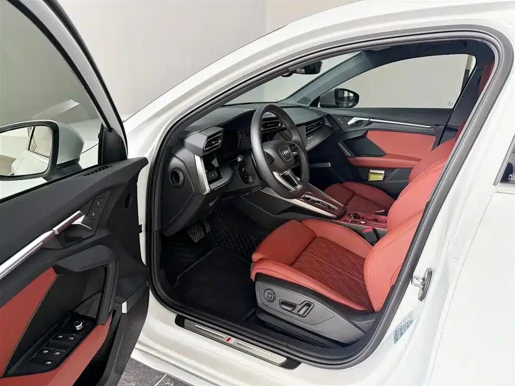 Audi A3 2025 A3L Limousine 35TFSI Flying Spur Premium Edition — миниатюра 7