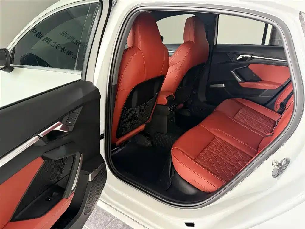 Audi A3 2025 A3L Limousine 35TFSI Flying Spur Premium Edition — миниатюра 8