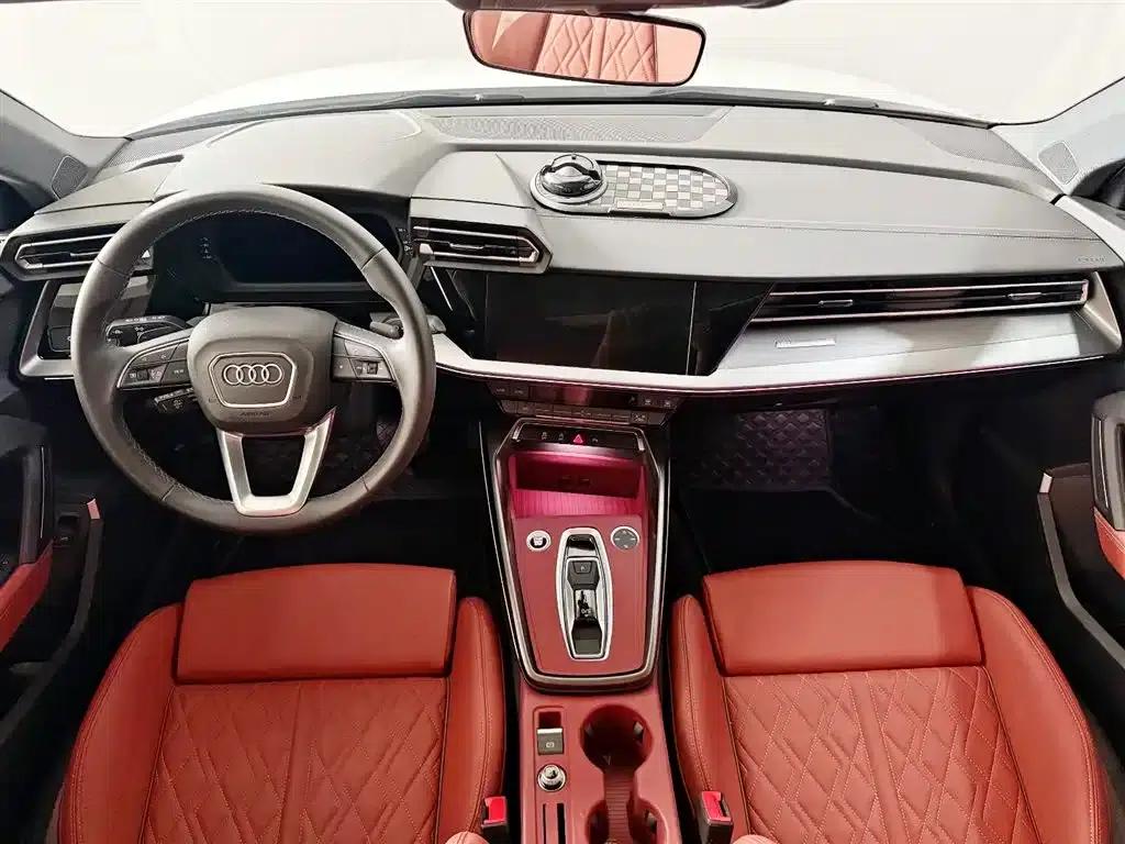 Audi A3 2025 A3L Limousine 35TFSI Flying Spur Premium Edition — миниатюра 10