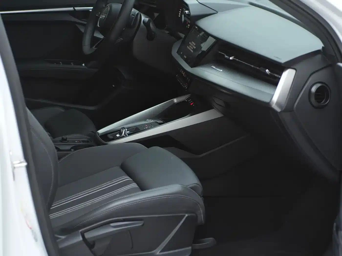 Audi A3 2023 Facelift A3L Limousine 35 TFSI Sporty Edition — миниатюра 17